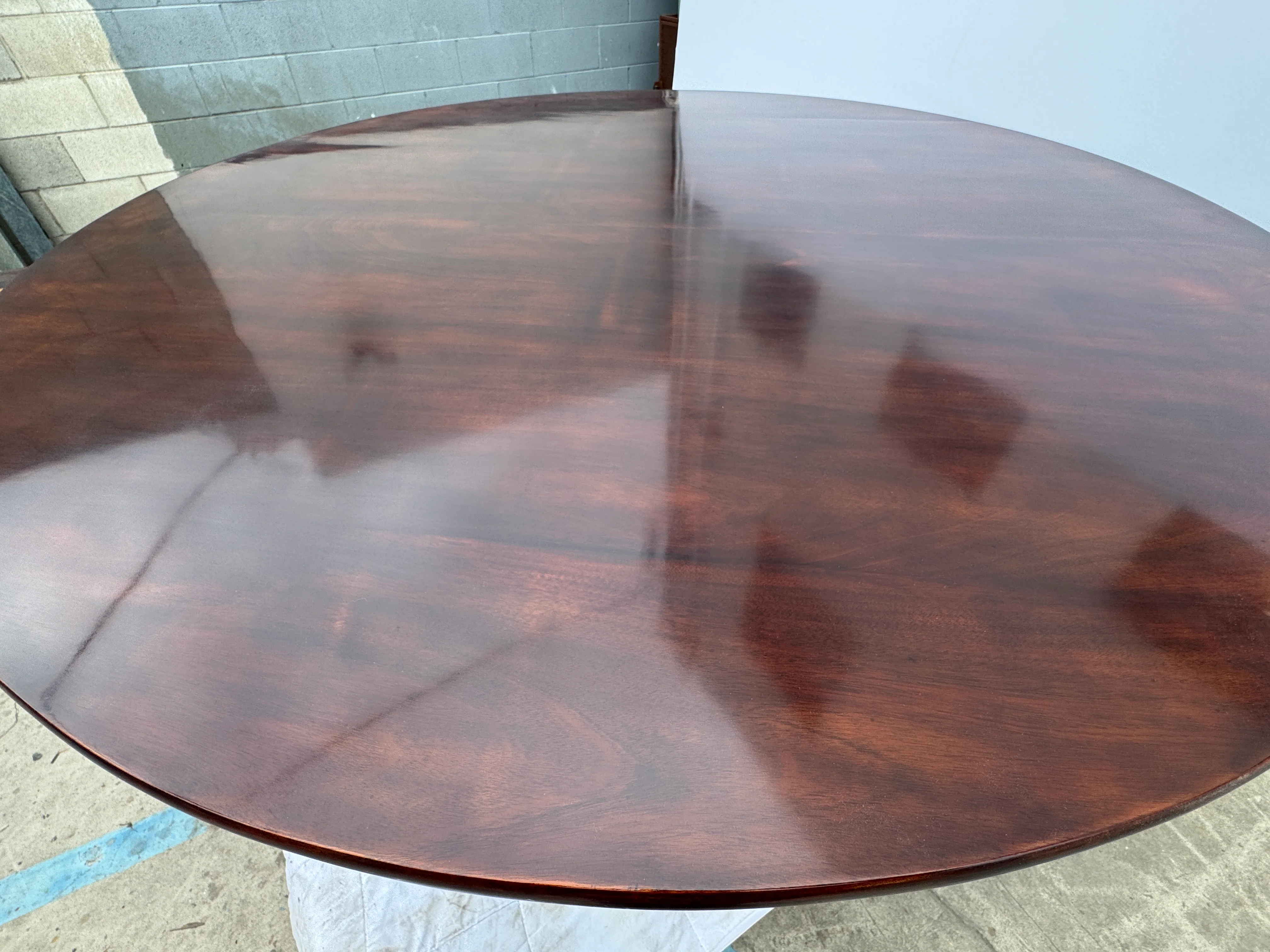 AF1-014: ANTIQUE EARLY 20th CENTURY ENGLISH REGENCY STYLE MAHOGANY 60" DIAMETER DINING TABLE - Image 22