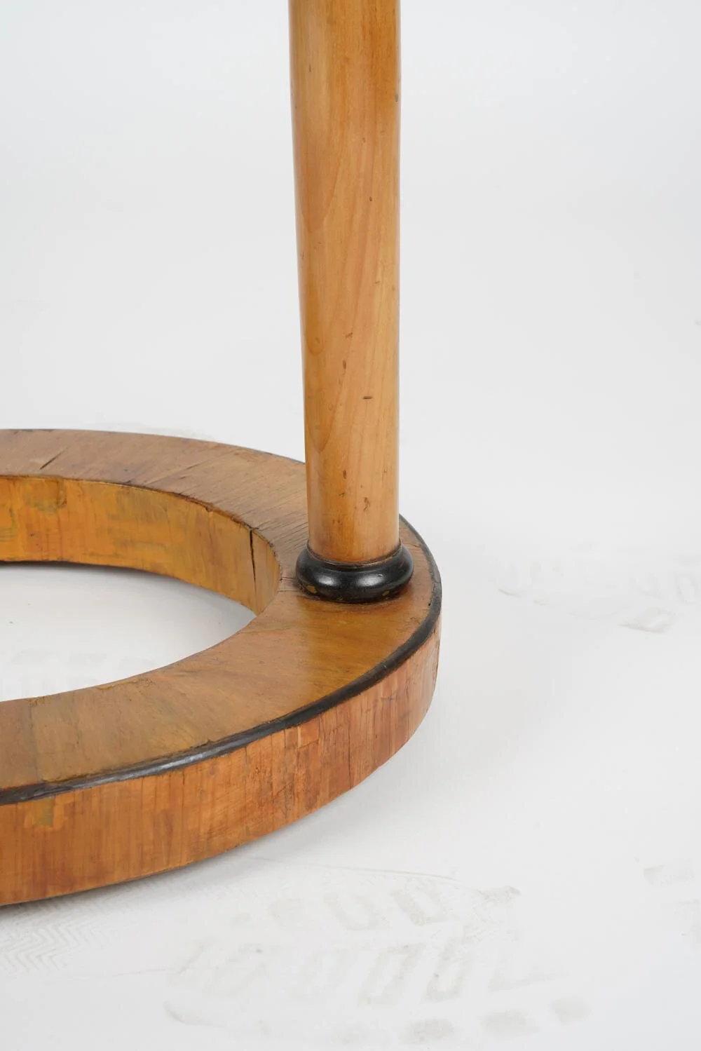 AF1-113: ANTIQUE MID 19TH CENTURY AUSTRIAN BIEDERMEIER OVAL VITRINE SIDE TABLE - Image 7