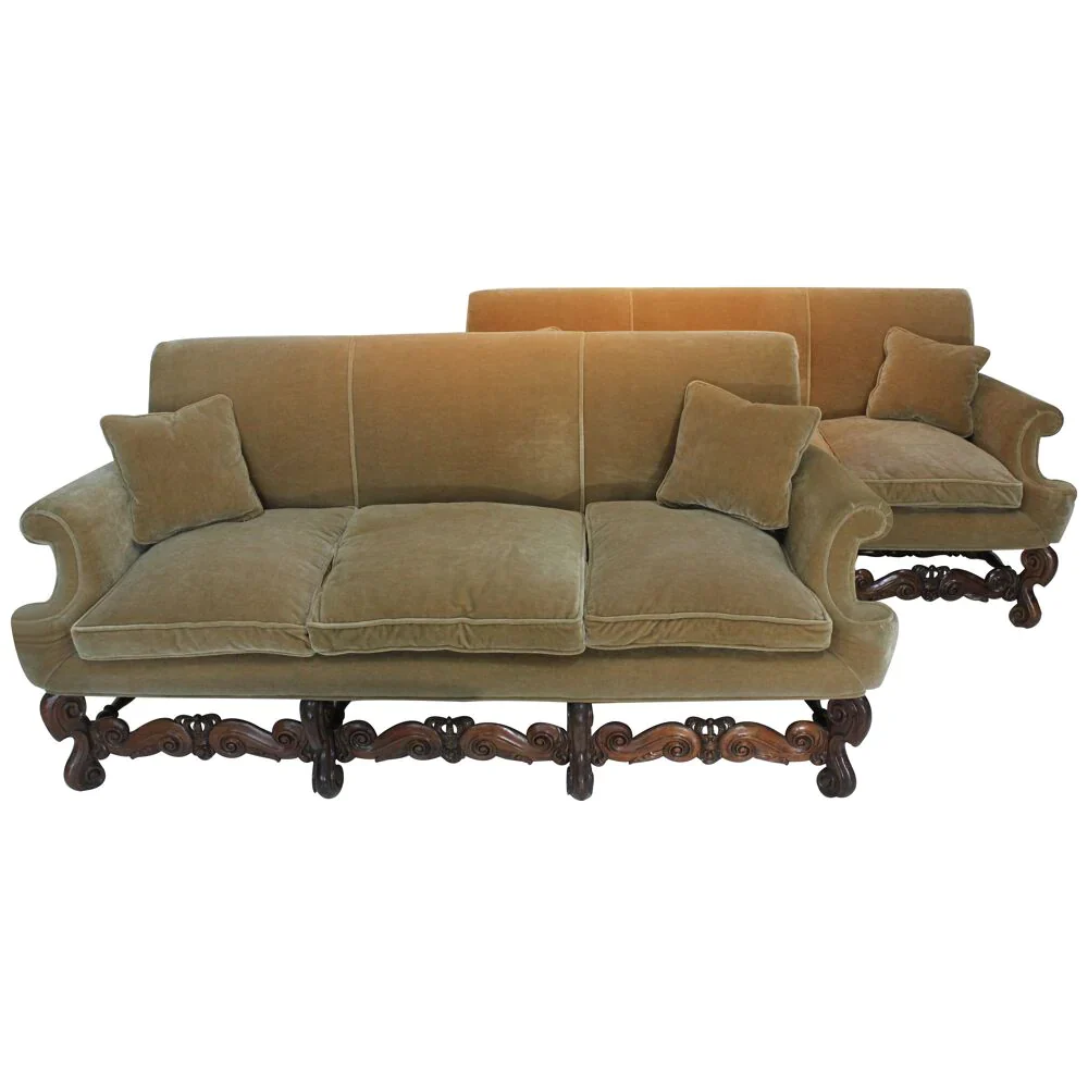 AF2-125: Antique Pair of Early 20th Century Charles II Style Carved Walnut Sofas w/ Mohair Upholstery - Image 4