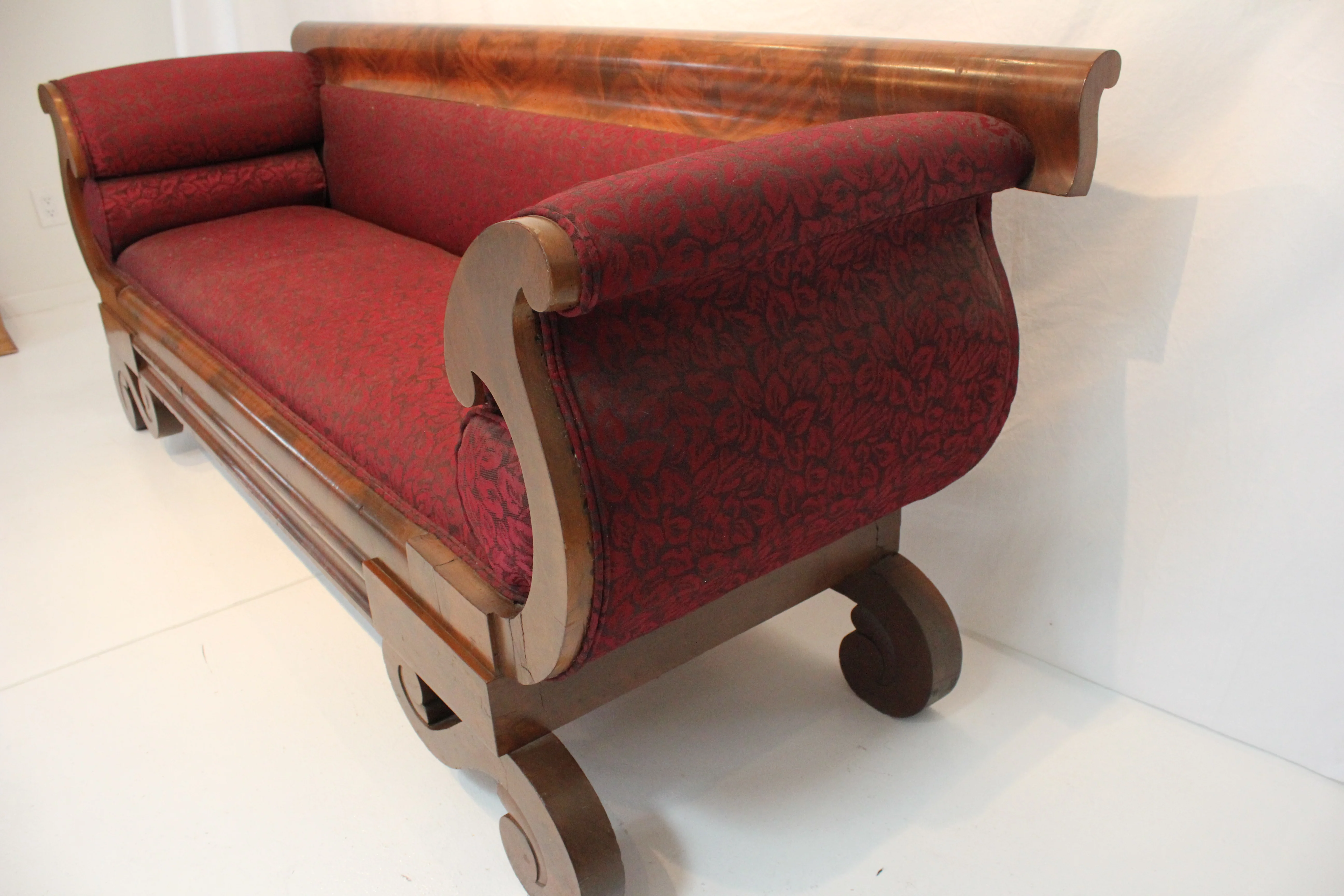 AF2-166: Antique C 1830's American Empire Mahogany Upholstered Sofa - Image 6