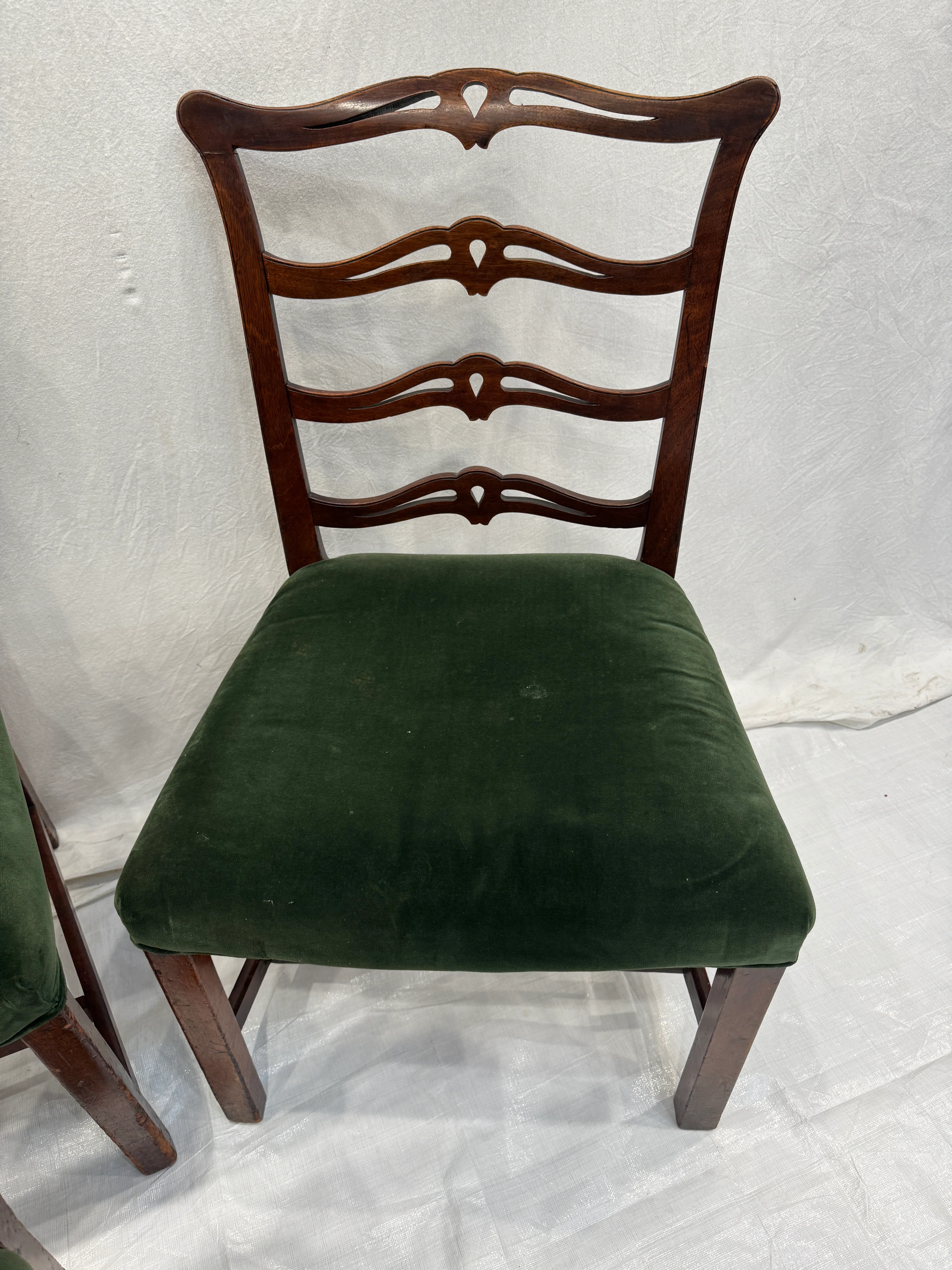 AF2-610: Antique Set of 4 American Federal Mahogany Ladder-Back Side Chairs Early 19th Century - Image 3