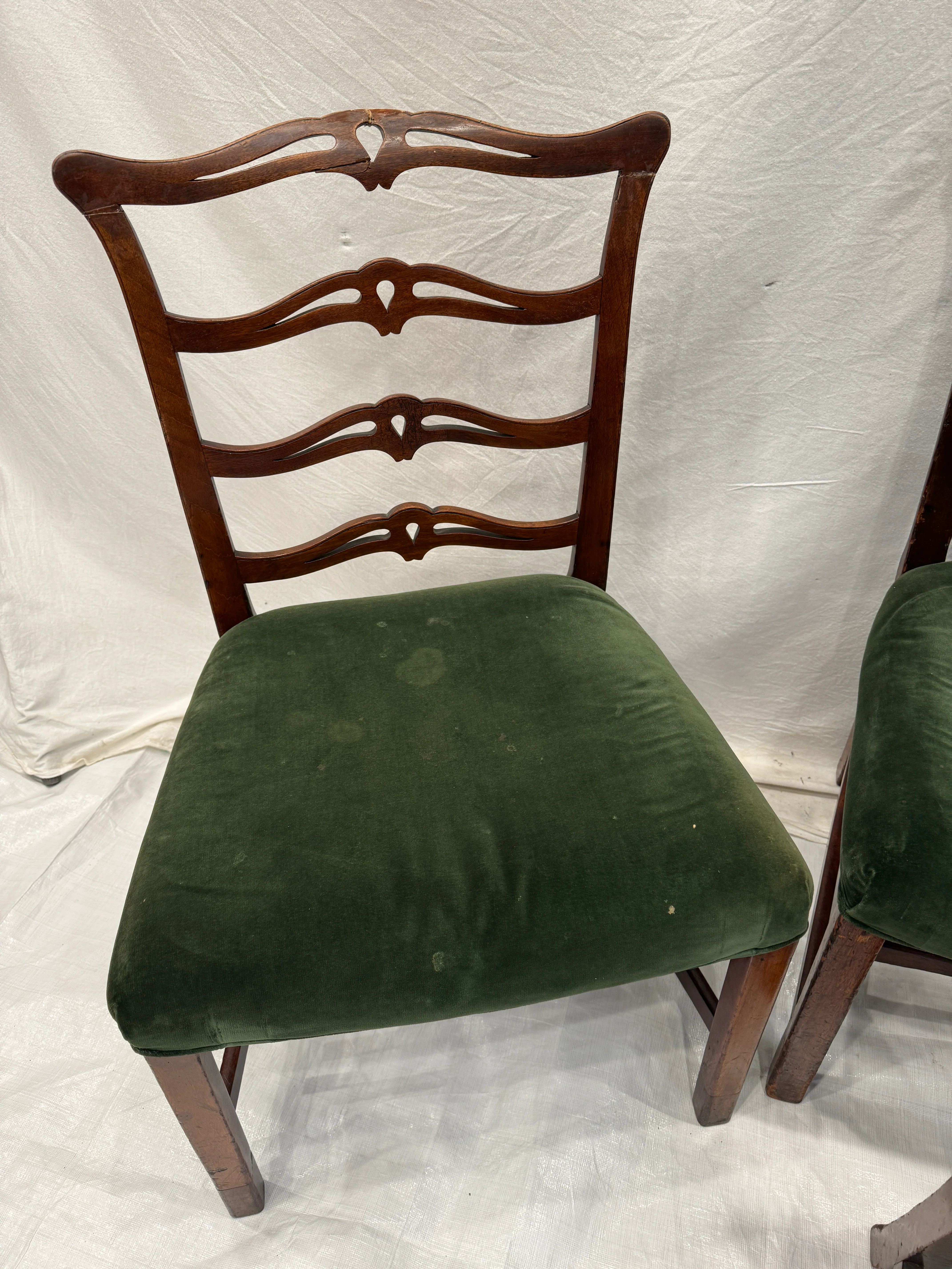 AF2-610: Antique Set of 4 American Federal Mahogany Ladder-Back Side Chairs Early 19th Century - Image 4