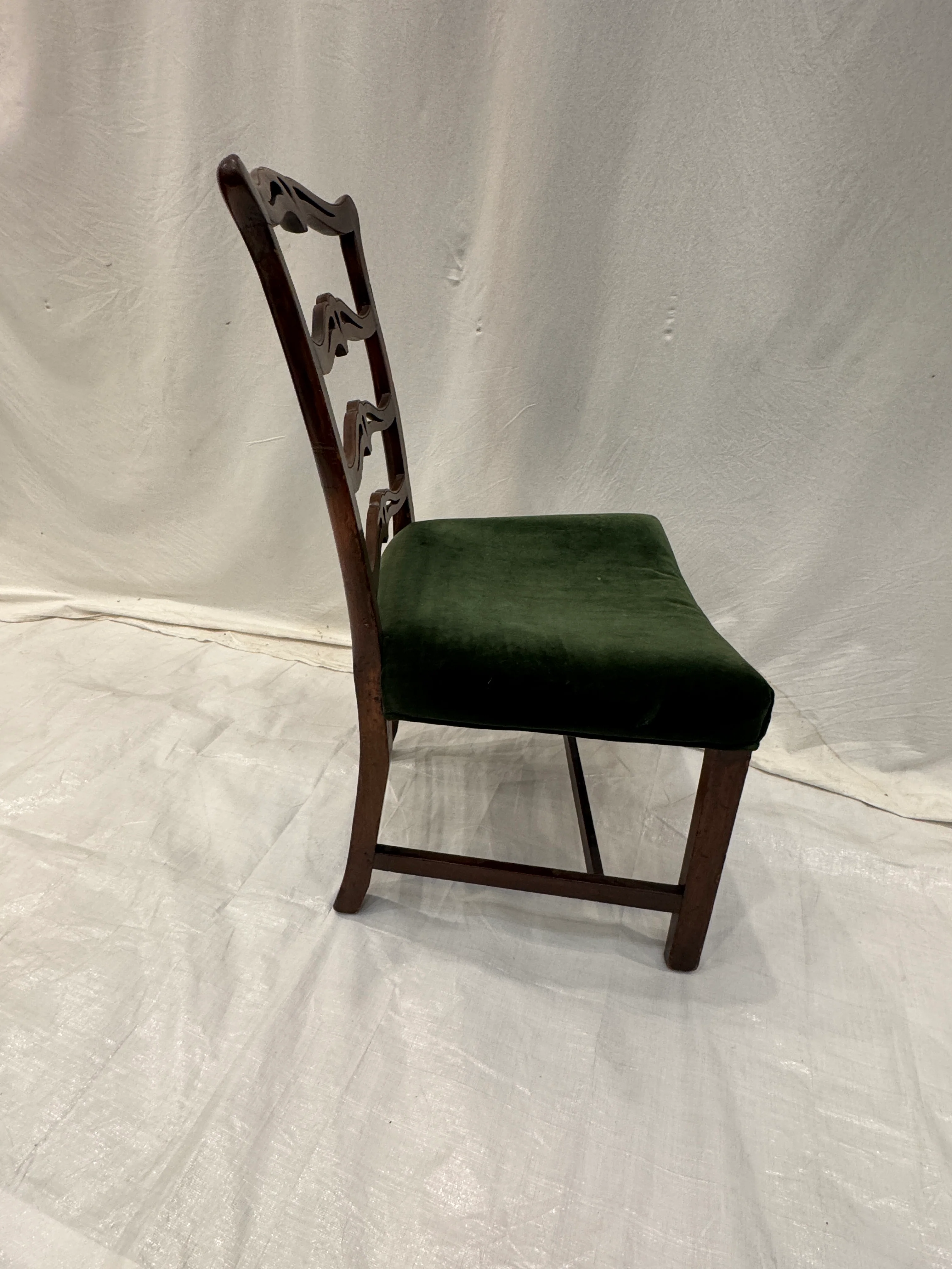 AF2-610: Antique Set of 4 American Federal Mahogany Ladder-Back Side Chairs Early 19th Century - Image 9