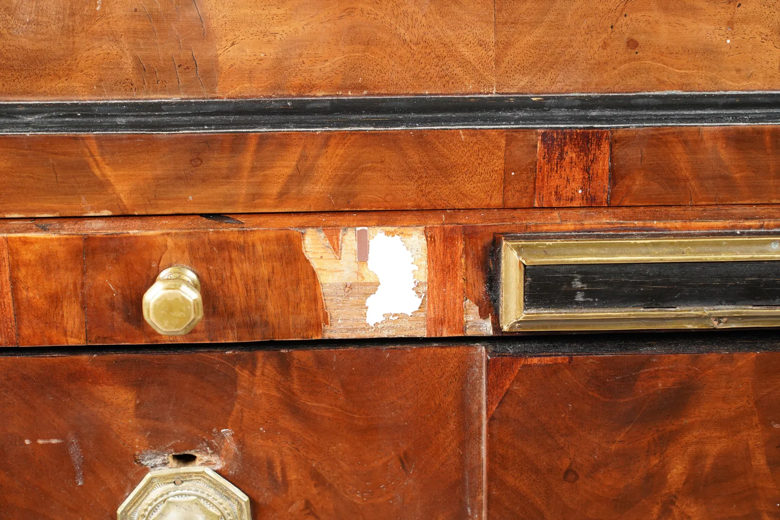 AF5-024: Antique Circa 1815 French Bourbon Restoration Flame Mahogany Cylinder Desk - Image 11