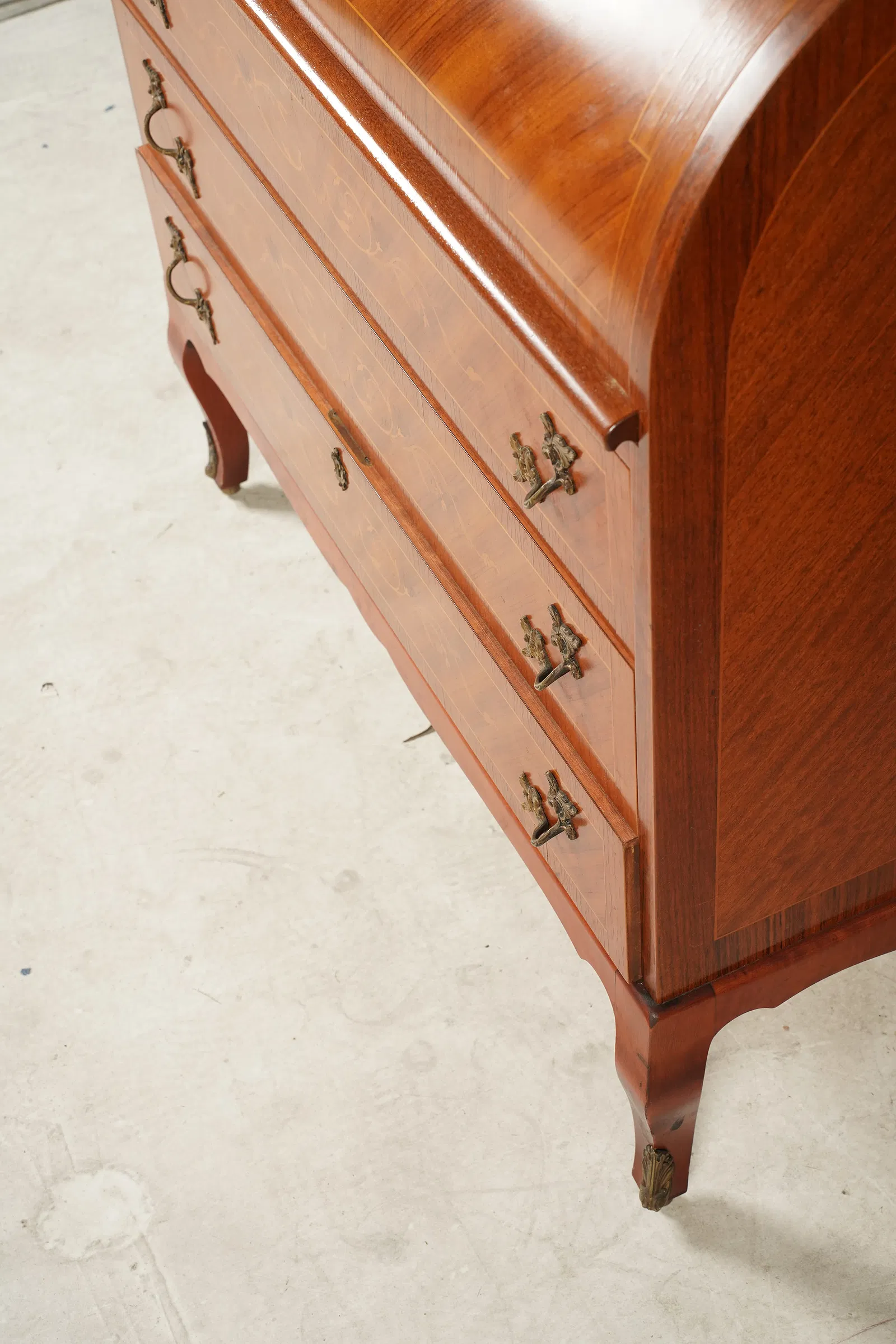 AF5-049: Fine French Louis XV Style Parquetry and Marquetry Cylinder Desk - Image 8