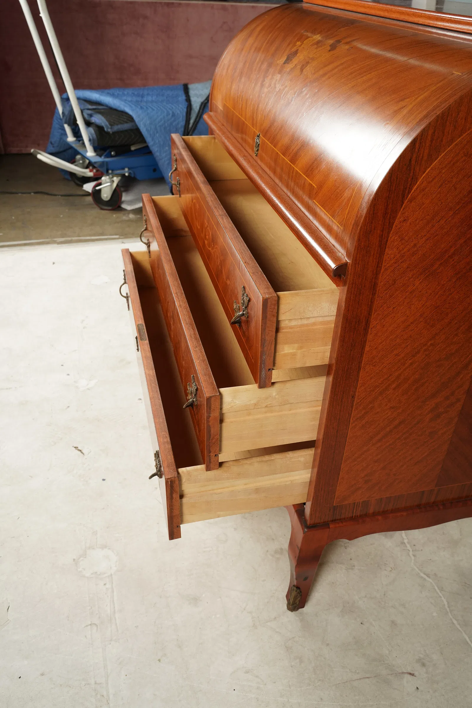 AF5-049: Fine French Louis XV Style Parquetry and Marquetry Cylinder Desk - Image 9
