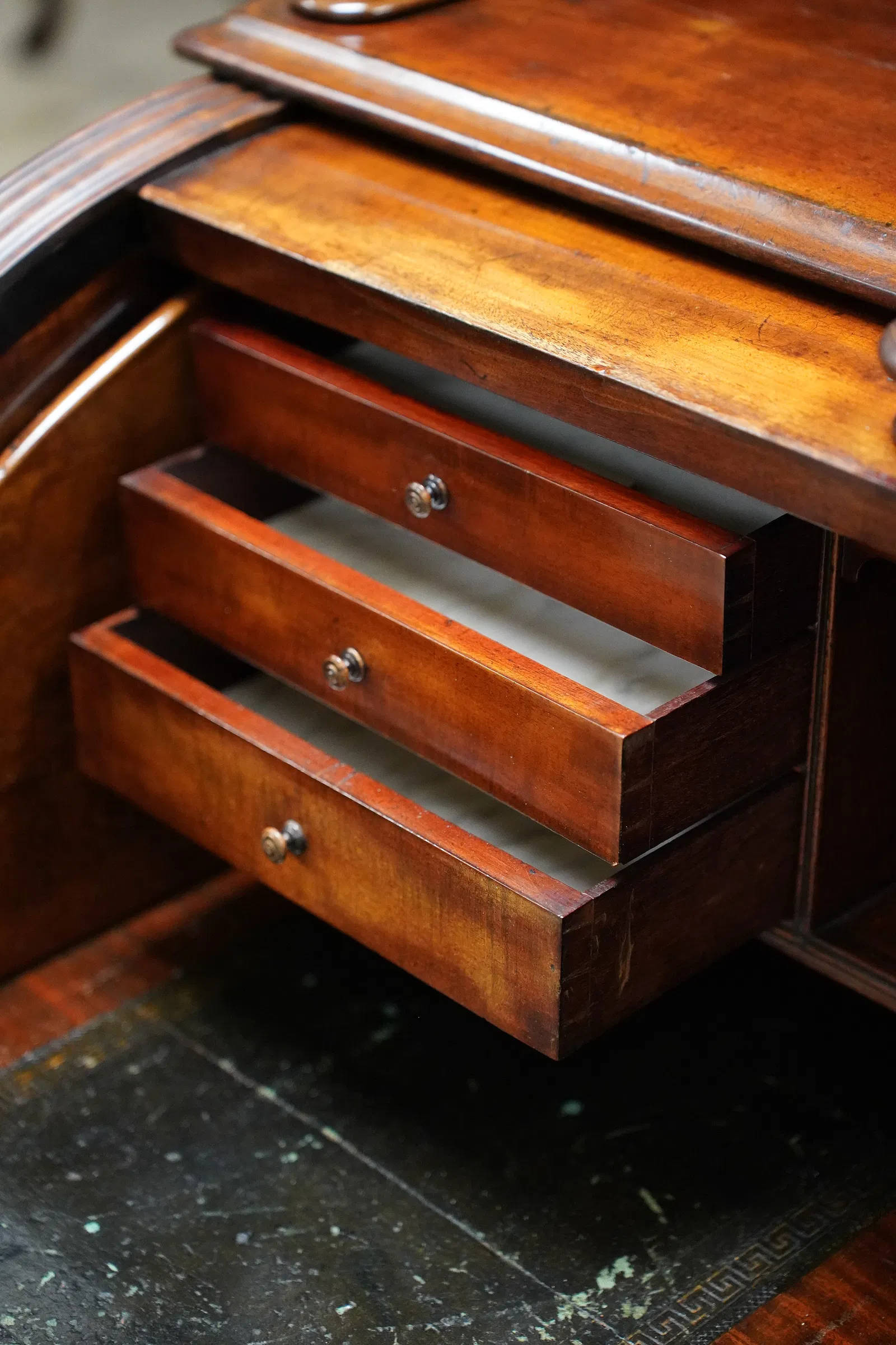 AF5-055: Antique English Mahogany Early Victorian Roll Top Desk By James Winter & Son - Image 7