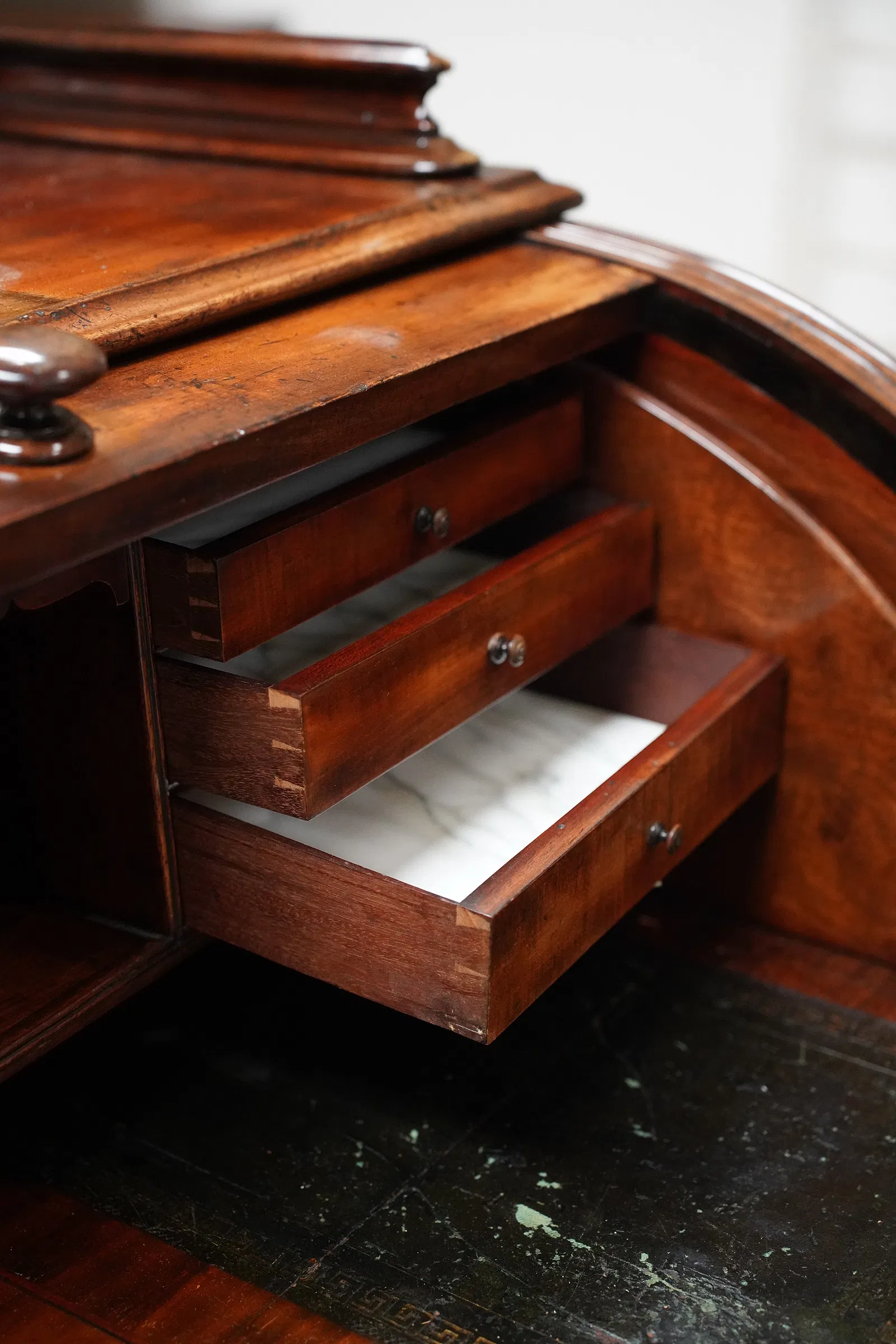 AF5-055: Antique English Mahogany Early Victorian Roll Top Desk By James Winter & Son - Image 9