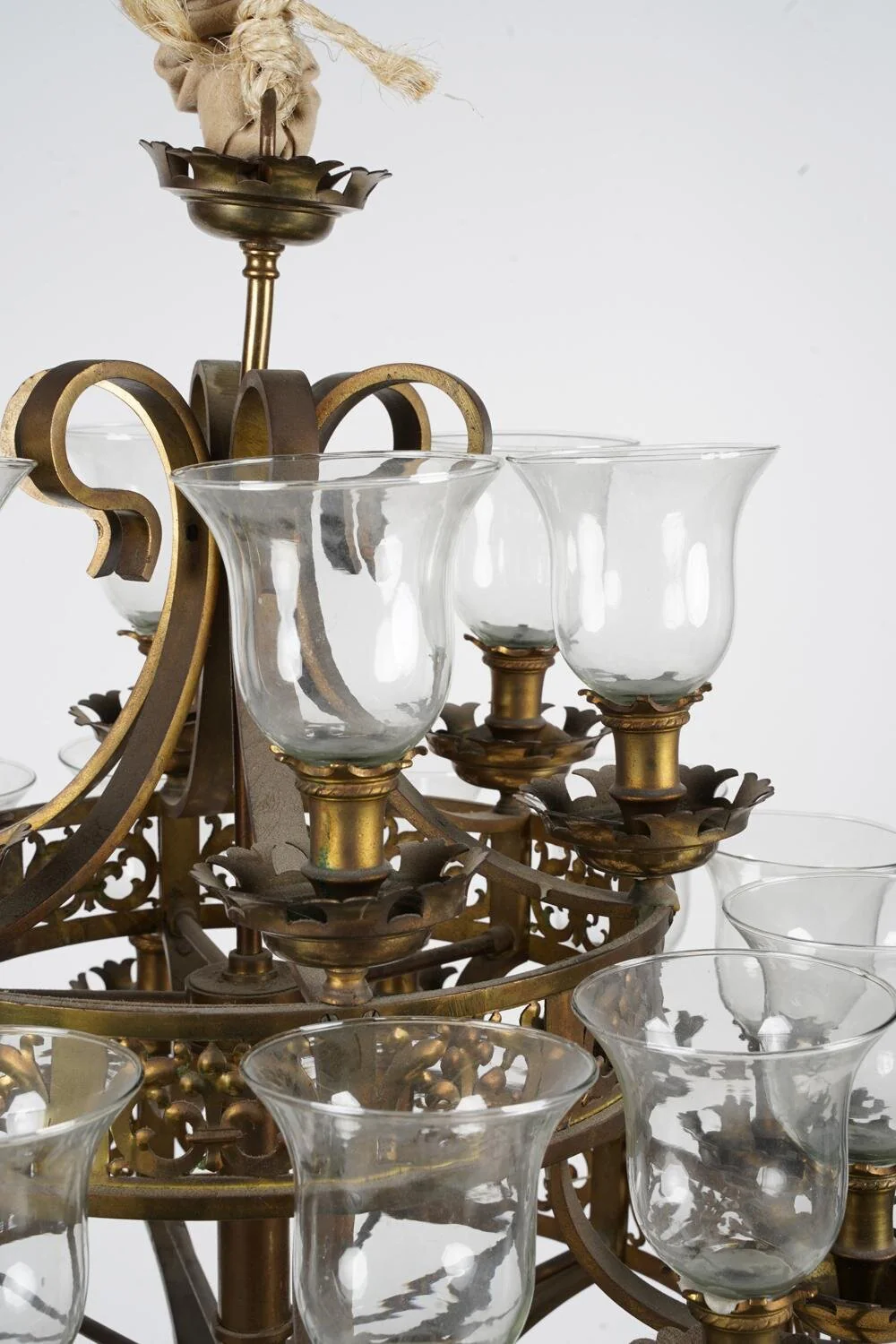 AL1-002: GOTHIC REVIVAL STYLE CHANDELIER - Image 5