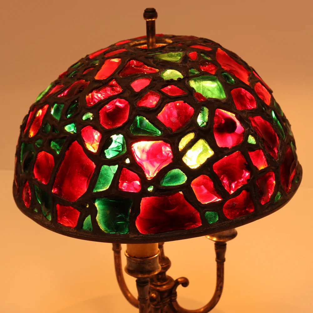 AL2-034: Antique Art Nouveau Chunk Glass Leaded Shade on Pairpont Silverplate Lamp Base - Image 7