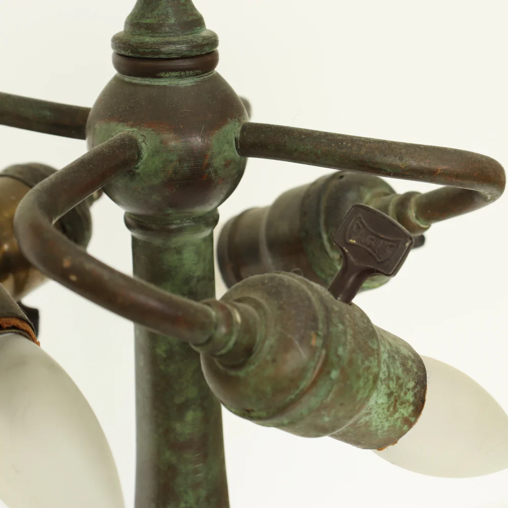 AL2-044:  Antique Early 20th Century Arts & Crafts Tiffany Style Bronze Lamp with Leaded and Stained Glass Shade - Image 10