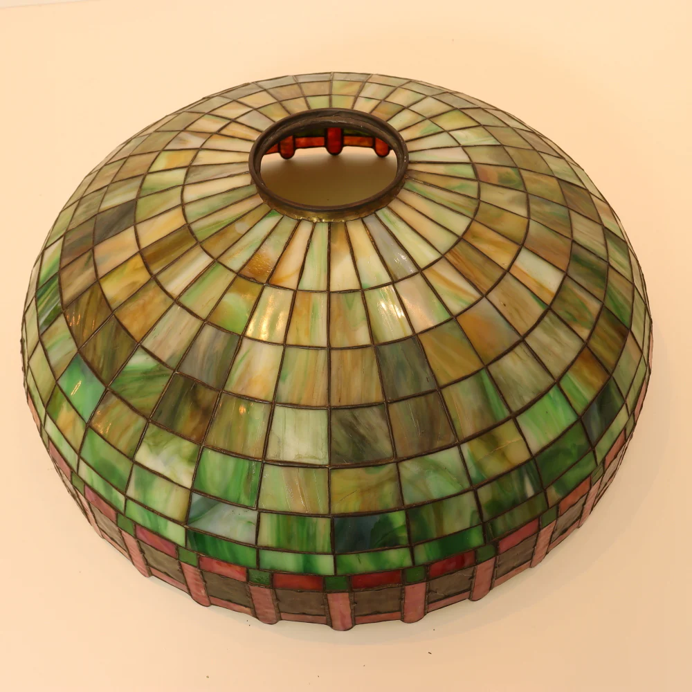 AL2-044:  Antique Early 20th Century Arts & Crafts Tiffany Style Bronze Lamp with Leaded and Stained Glass Shade - Image 11